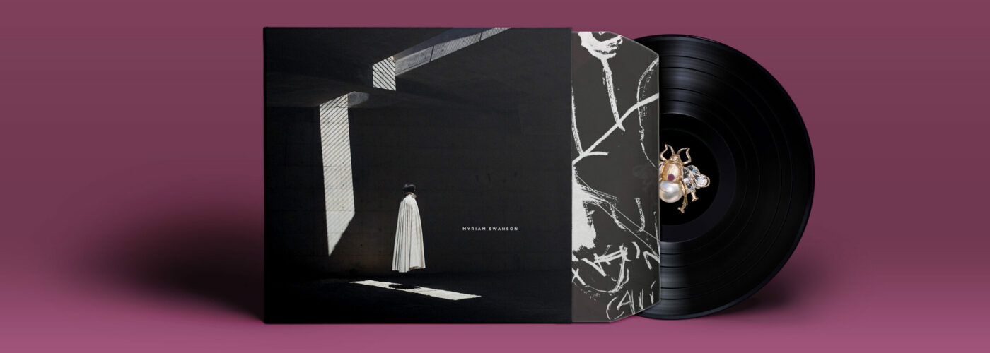 Vinyl-Record-and-Cover-Presentation-Mock-up4